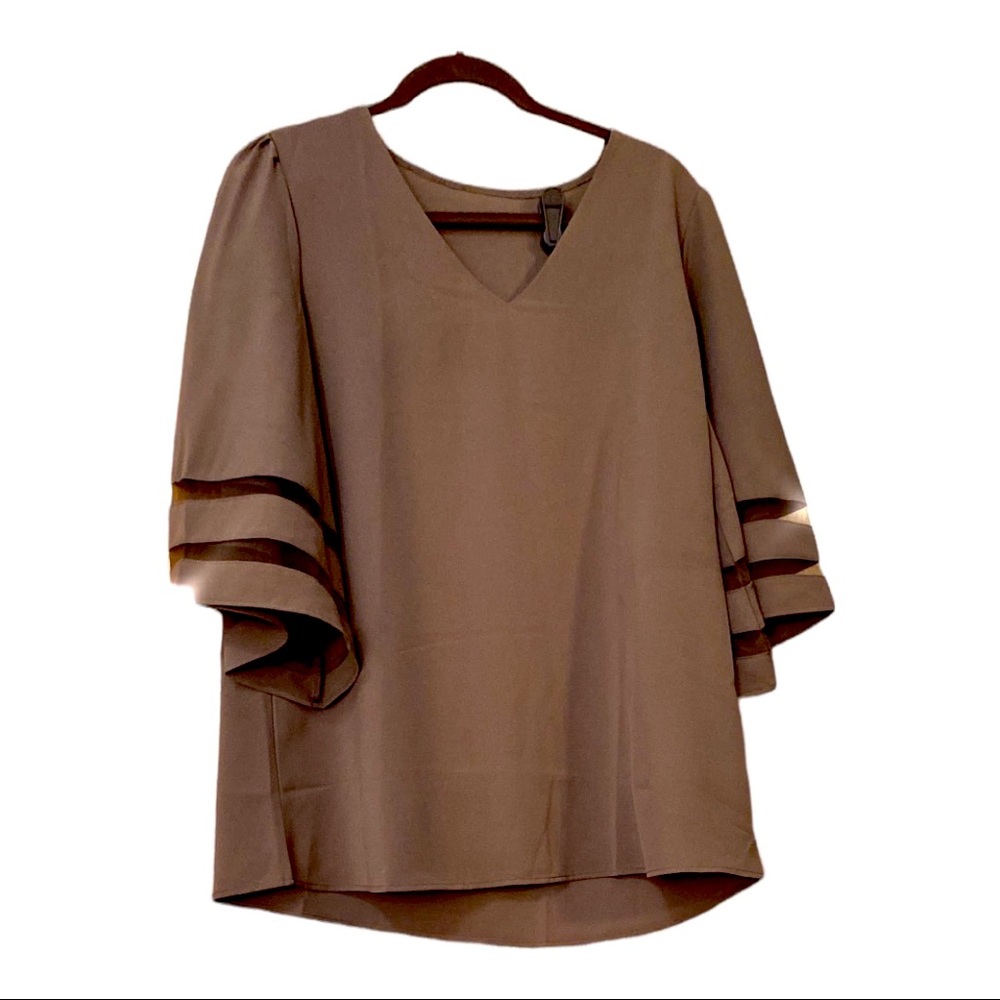 ✨NWOT✨ Brown blouse size large women